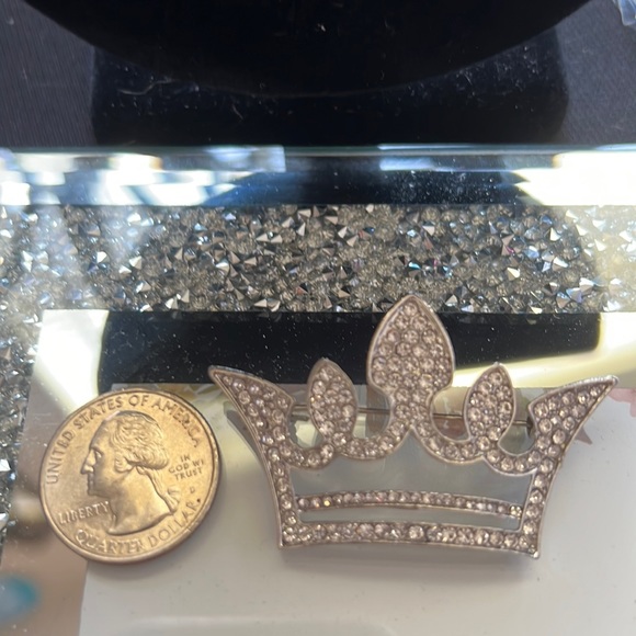 💐🔵Crown Silver Rhinestone Large Pin - Picture 7 of 7